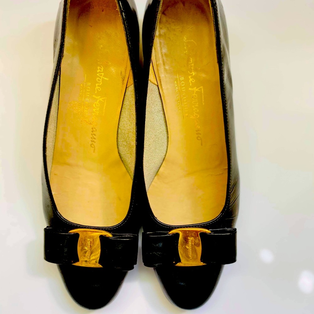 Salvatore Ferragamo Vara pumps